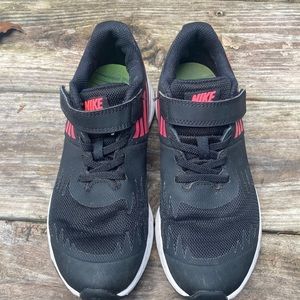 Kids Black Nike Star Runners US 3Y